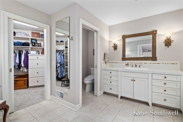 7320 Valhalla Drive, Alto, MI 49302