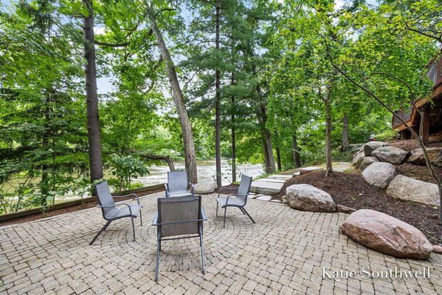 7320 Valhalla Drive, Alto, MI 49302