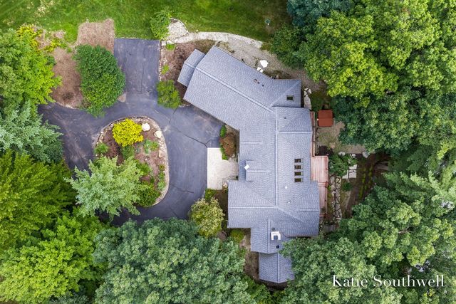 7320 Valhalla Drive, Alto, MI 49302