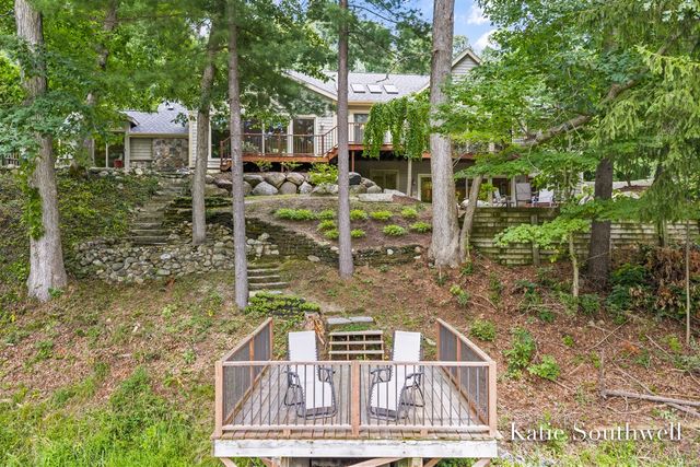 7320 Valhalla Drive, Alto, MI 49302