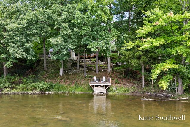 7320 Valhalla Drive, Alto, MI 49302