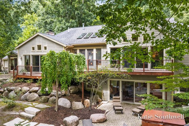 7320 Valhalla Drive, Alto, MI 49302