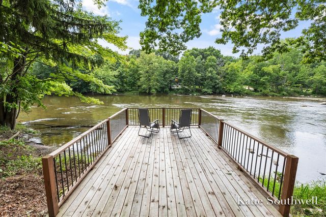 7320 Valhalla Drive, Alto, MI 49302