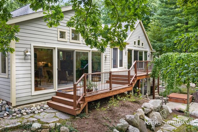 7320 Valhalla Drive, Alto, MI 49302
