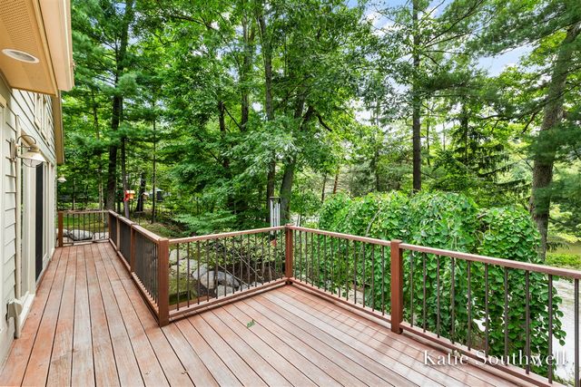 7320 Valhalla Drive, Alto, MI 49302