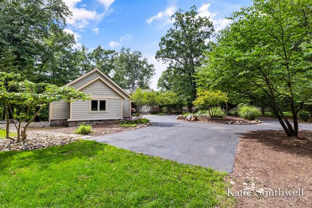 7320 Valhalla Drive, Alto, MI 49302