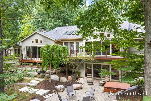 7320 Valhalla Drive, Alto, MI 49302