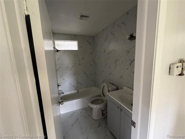20700 Whitlock Drive, Dearborn Heights, MI 48127