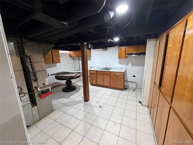 20700 Whitlock Drive, Dearborn Heights, MI 48127