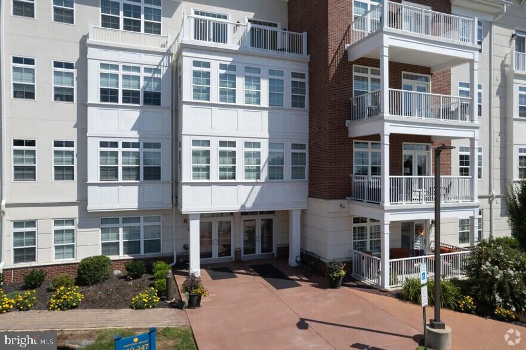 124 GILPIN DR #A-205, WEST CHESTER, PA 19382 — exterior