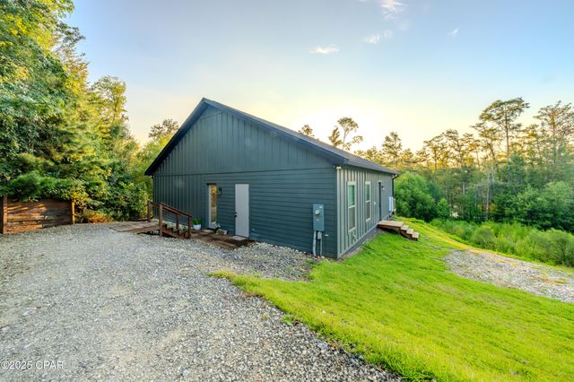 5101 Lake Bluff Circle, Marianna, FL 32446