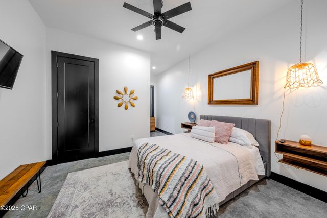 5101 Lake Bluff Circle, Marianna, FL 32446