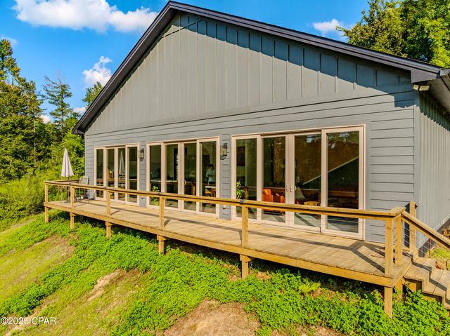 5101 Lake Bluff Circle, Marianna, FL 32446