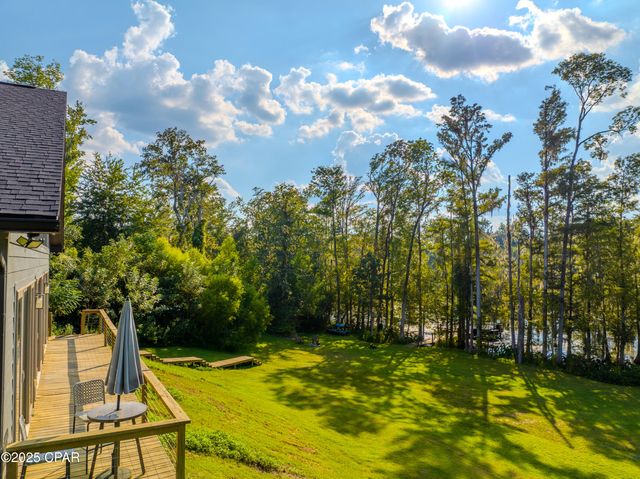 5101 Lake Bluff Circle, Marianna, FL 32446