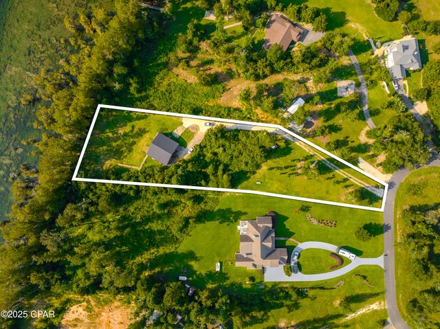 5101 Lake Bluff Circle, Marianna, FL 32446