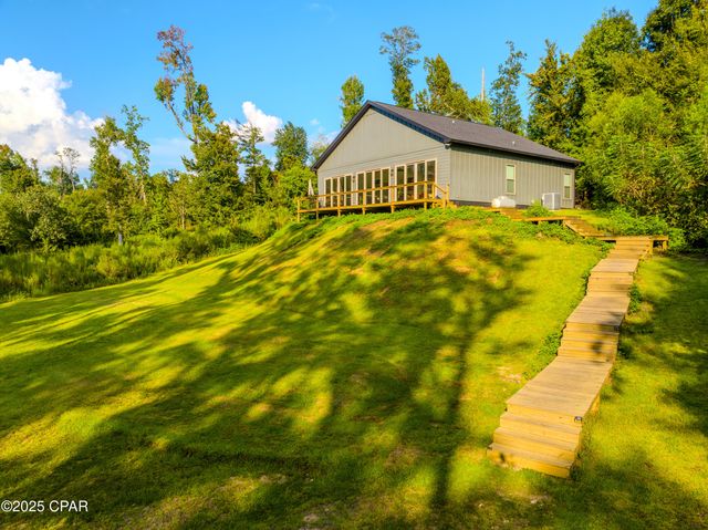 5101 Lake Bluff Circle, Marianna, FL 32446