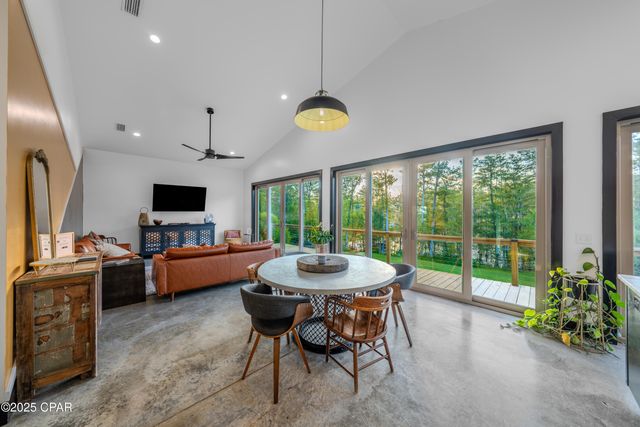 5101 Lake Bluff Circle, Marianna, FL 32446