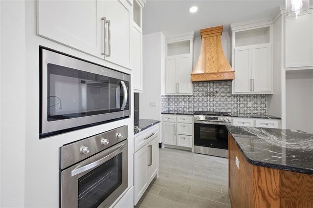 2436 Canyon Circle, Blanchard, OK 73010