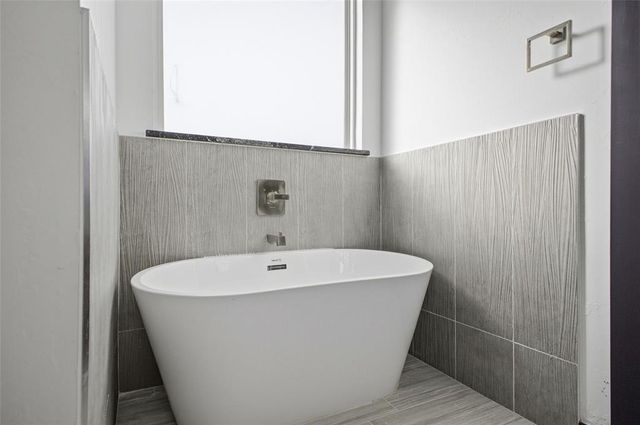 2436 Canyon Circle, Blanchard, OK 73010