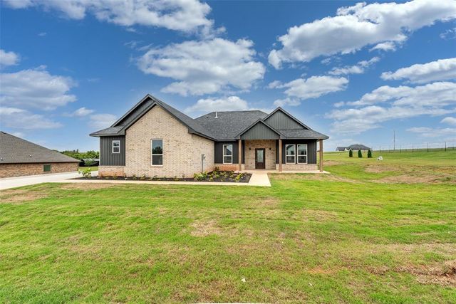 2436 Canyon Circle, Blanchard, OK 73010