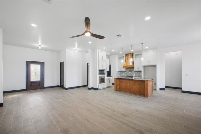 2436 Canyon Circle, Blanchard, OK 73010