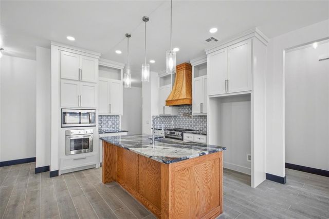 2436 Canyon Circle, Blanchard, OK 73010