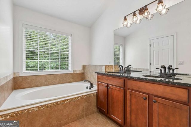 1875 Appaloosa Run Trail, Buford, GA 30519