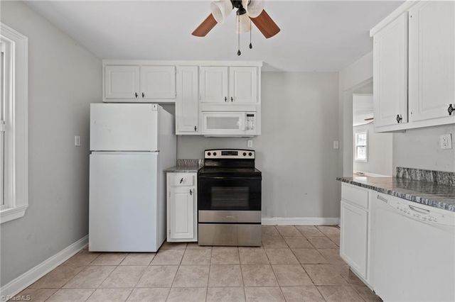 204 W Brower Avenue, Liberty, NC 27298