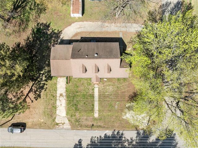 204 W Brower Avenue, Liberty, NC 27298