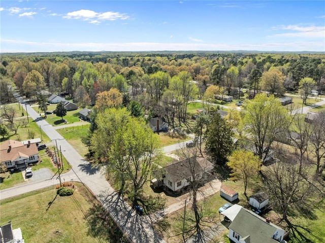 204 W Brower Avenue, Liberty, NC 27298