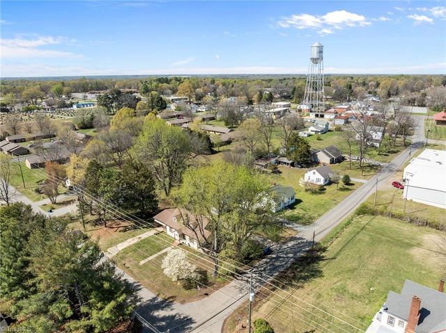 204 W Brower Avenue, Liberty, NC 27298