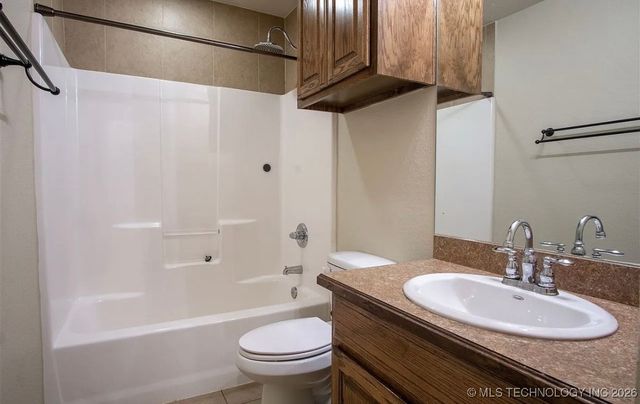 1722 Quiet Lane, Ardmore, OK 73401