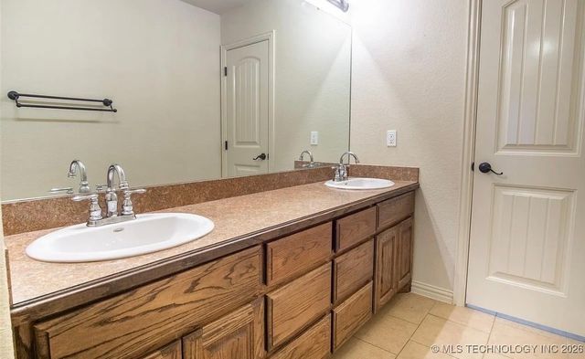 1722 Quiet Lane, Ardmore, OK 73401