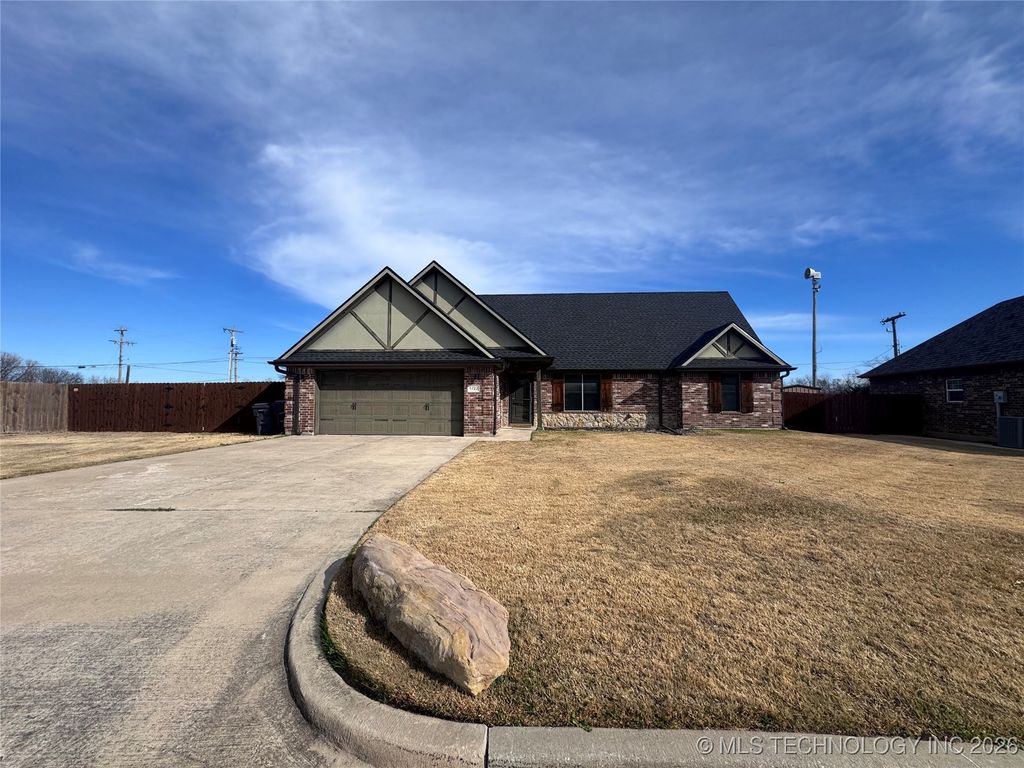 1722 Quiet Lane, Ardmore, OK 73401
