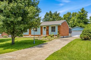 6703 Barbrook Rd, Louisville, KY 40258