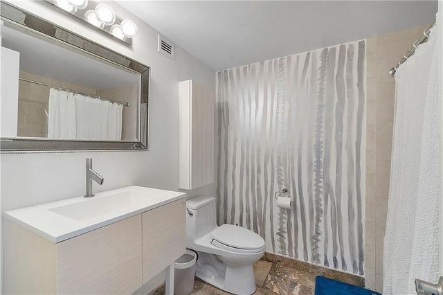 2017 S Ocean Drive PH6, Hallandale Beach, FL 33009