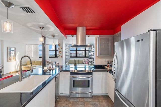 2017 S Ocean Drive PH6, Hallandale Beach, FL 33009