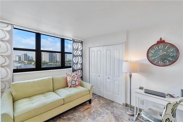 2017 S Ocean Drive PH6, Hallandale Beach, FL 33009