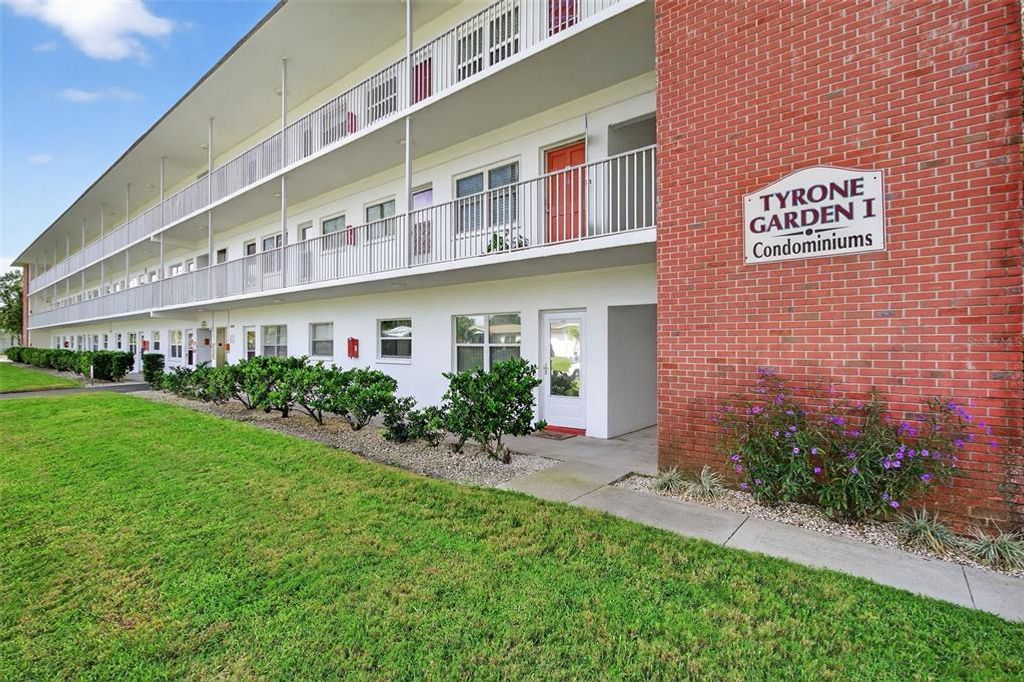 5728 14TH AVENUE N 202B, St Petersburg, FL 33710