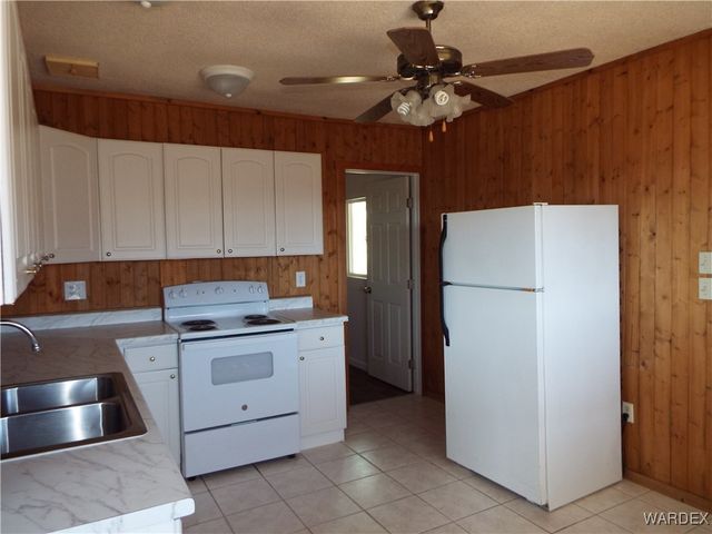 17516 N LADERA Drive, Dolan Springs, AZ 86441