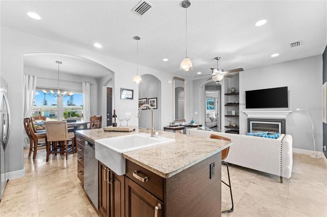 827 E 26TH AVENUE, New Smyrna Beach, FL 32169