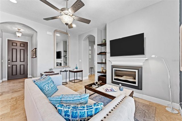 827 E 26TH AVENUE, New Smyrna Beach, FL 32169