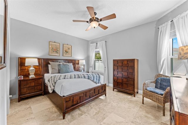 827 E 26TH AVENUE, New Smyrna Beach, FL 32169