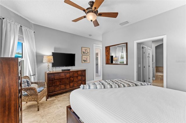 827 E 26TH AVENUE, New Smyrna Beach, FL 32169