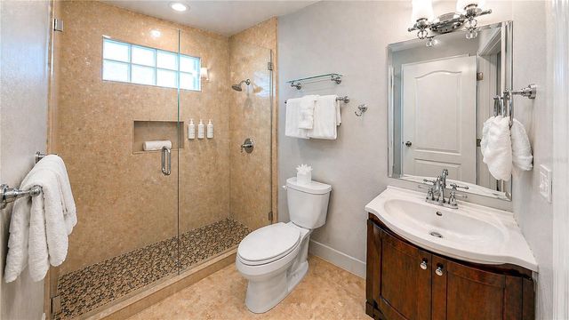 827 E 26TH AVENUE, New Smyrna Beach, FL 32169