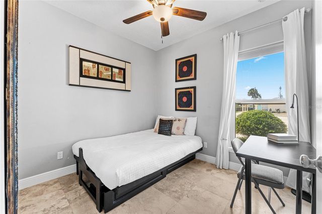 827 E 26TH AVENUE, New Smyrna Beach, FL 32169