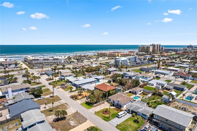 827 E 26TH AVENUE, New Smyrna Beach, FL 32169
