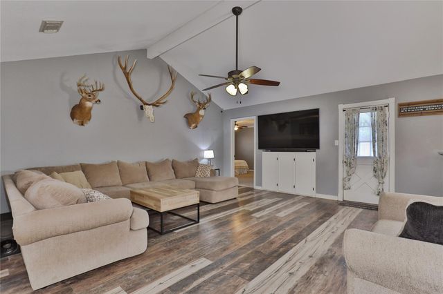 1 Shallowbrook Street, Angleton, TX 77515