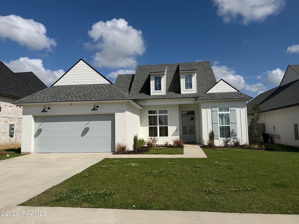 204 Amsterdam Avenue, Youngsville, LA 70592