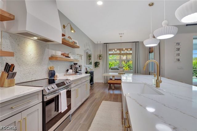 8517 S Lake CIR, Fort Myers, FL 33908